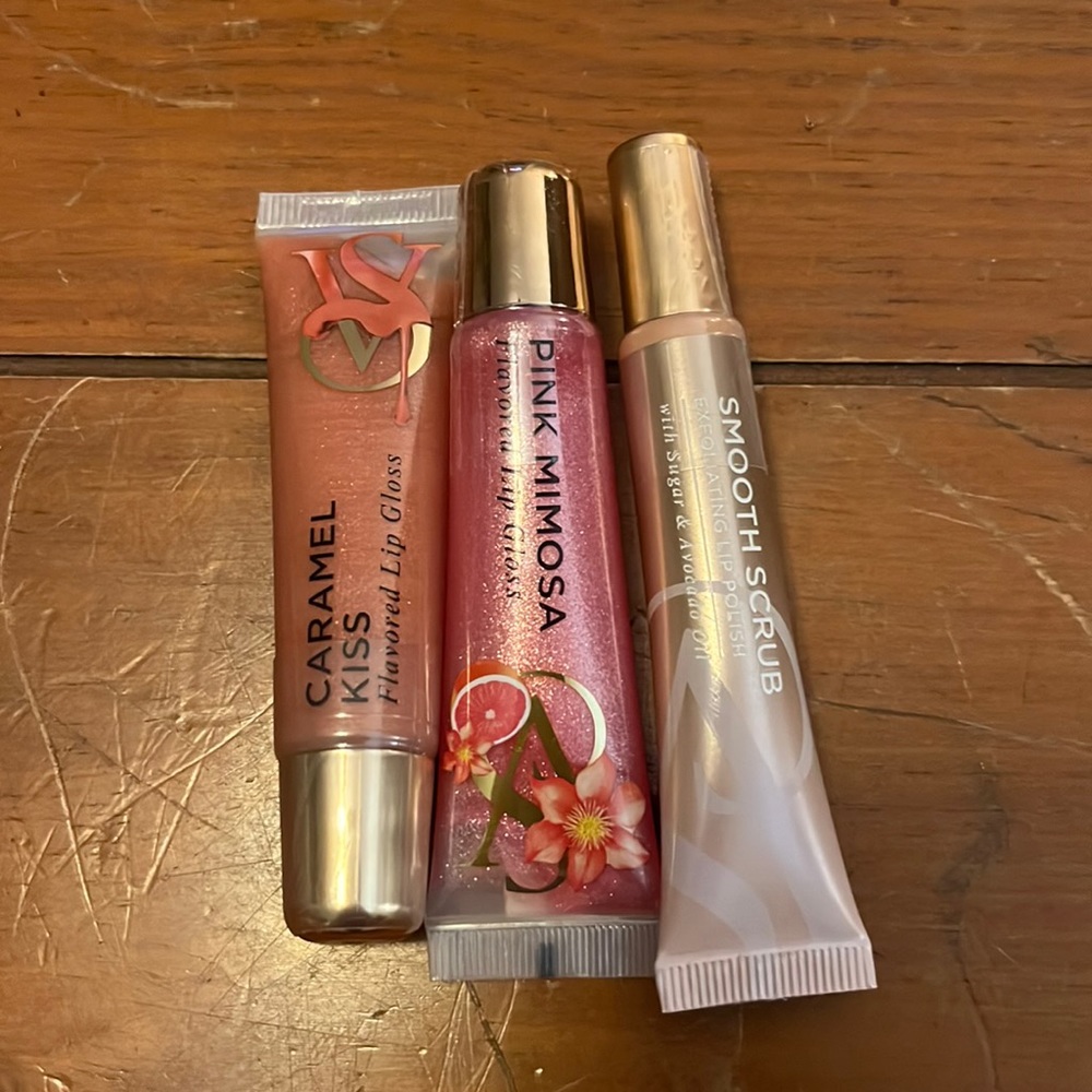 Victoria’s Secret lip glosses and lip scrub NIP